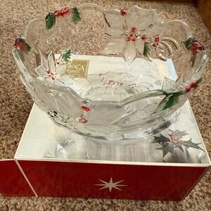 Mikasa  holiday  bloom bowl